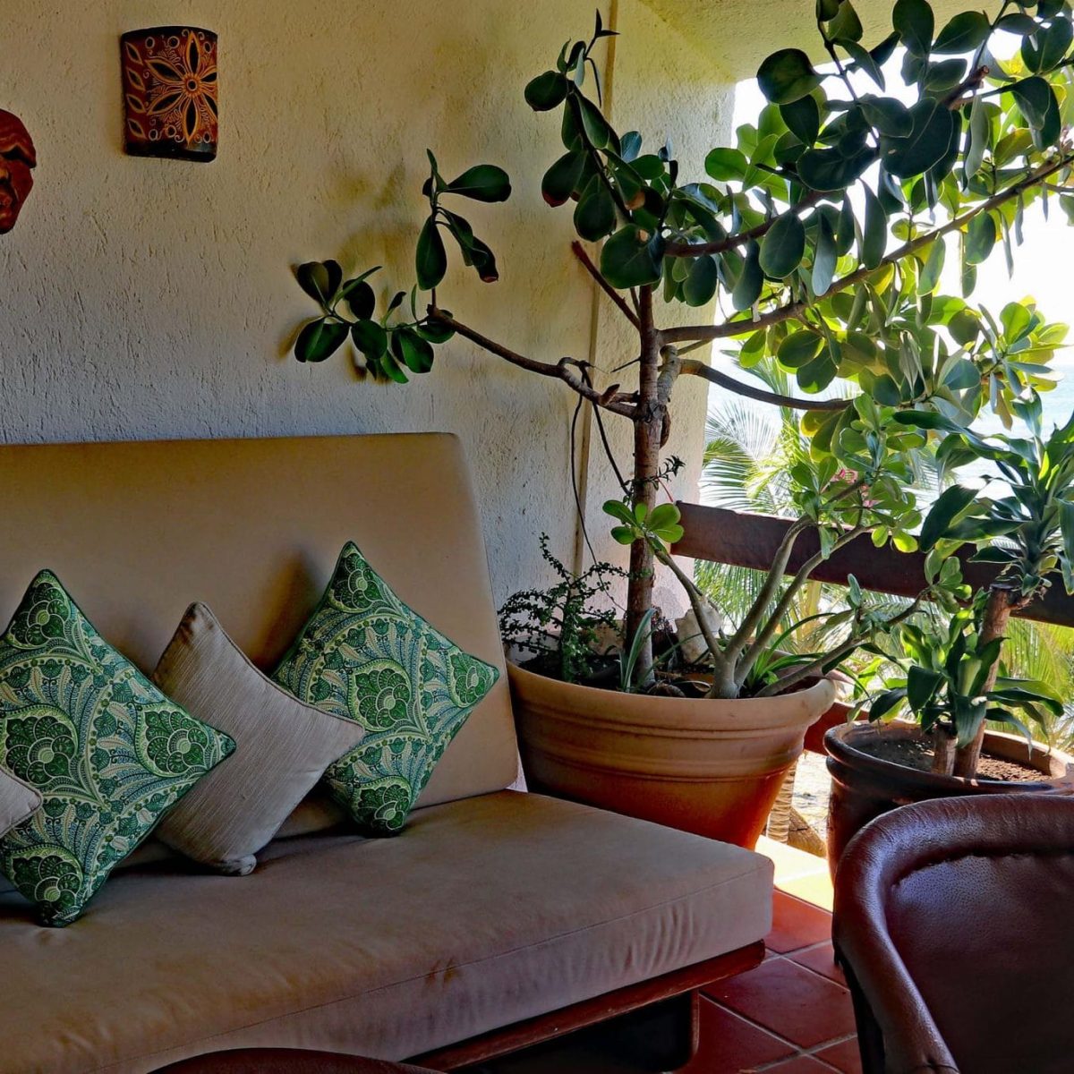 Azul Cielo, La Sirena #12, the beach porch futons make for comfortable lounging and even sleeping