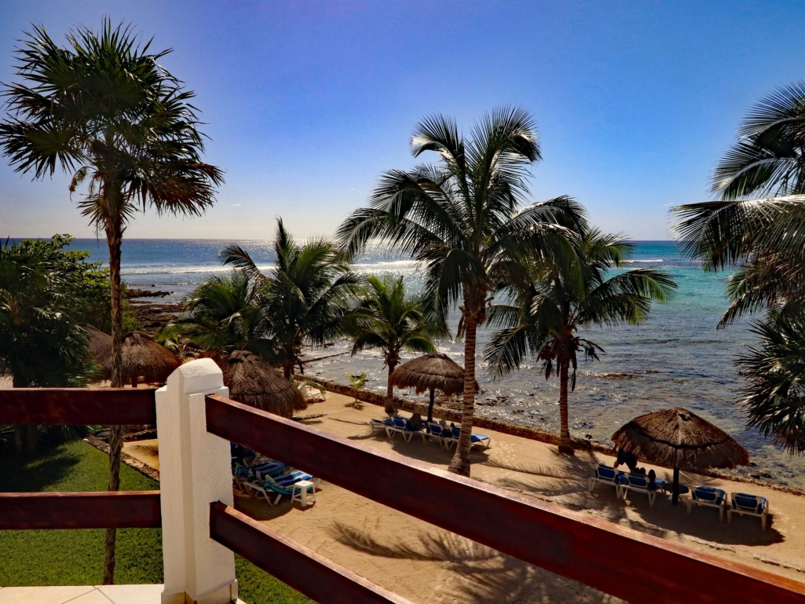 Tranquility, La Sirena #8, the beach patio showcase Half Moon Bay's reef